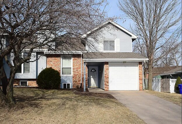 1308 Edgewood Blvd in Papillion, NE - Building Photo