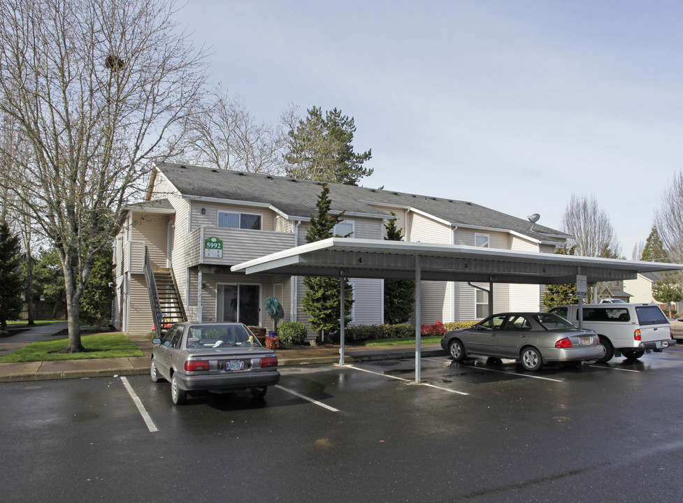 Aspen Grove in Hillsboro, OR - Building Photo