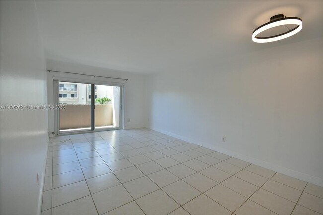 7707 SW 86th St, Unit B-202 in Miami, FL - Building Photo - Building Photo