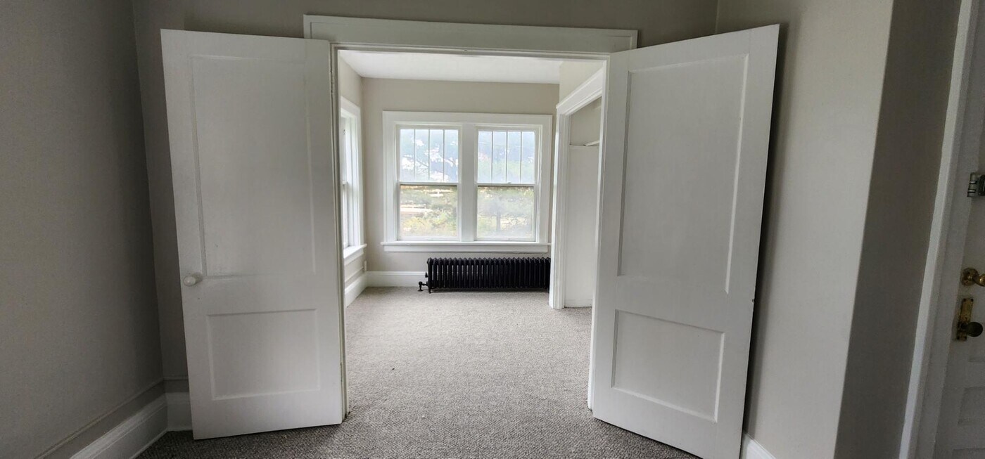 146 King Dr in Akron, OH - Building Photo