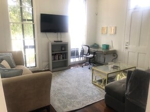 5221 Magazine St, Unit 3 in New Orleans, LA - Foto de edificio - Building Photo