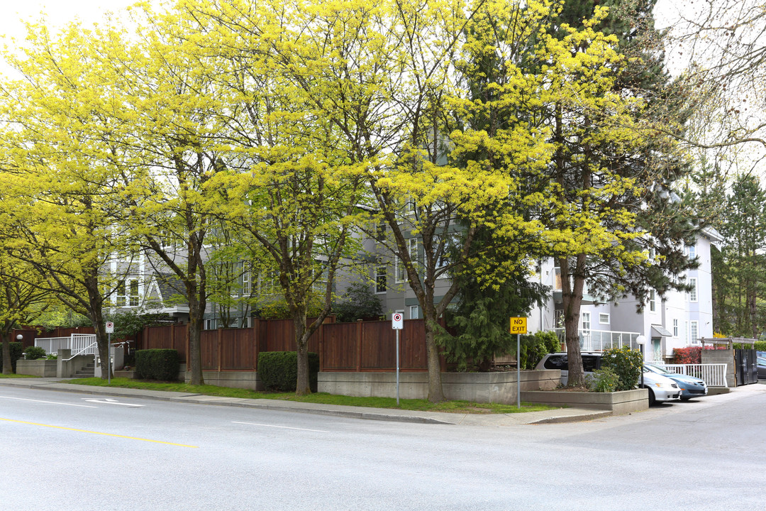 The Gables in North Vancouver, BC - Building Photo