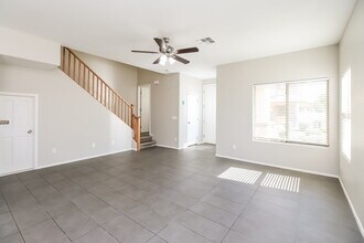 5807 E Grove Ave in Mesa, AZ - Building Photo - Building Photo