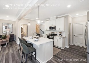 136 Yellow Iris Dr in Raleigh, NC - Building Photo - Building Photo