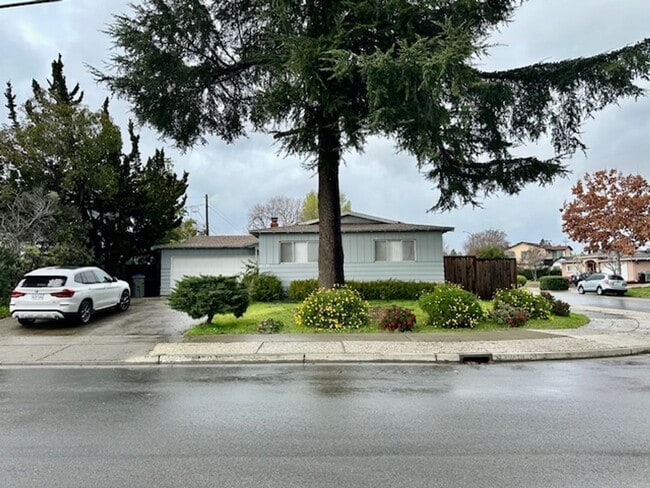 property at 1311 Klamath Dr