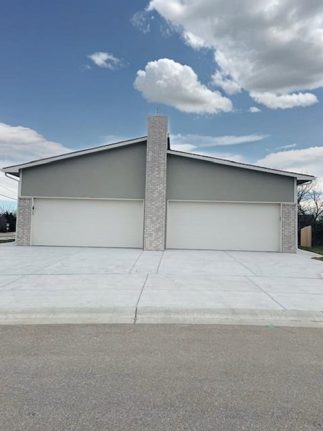 property at 11613-11615 E Harry Ct
