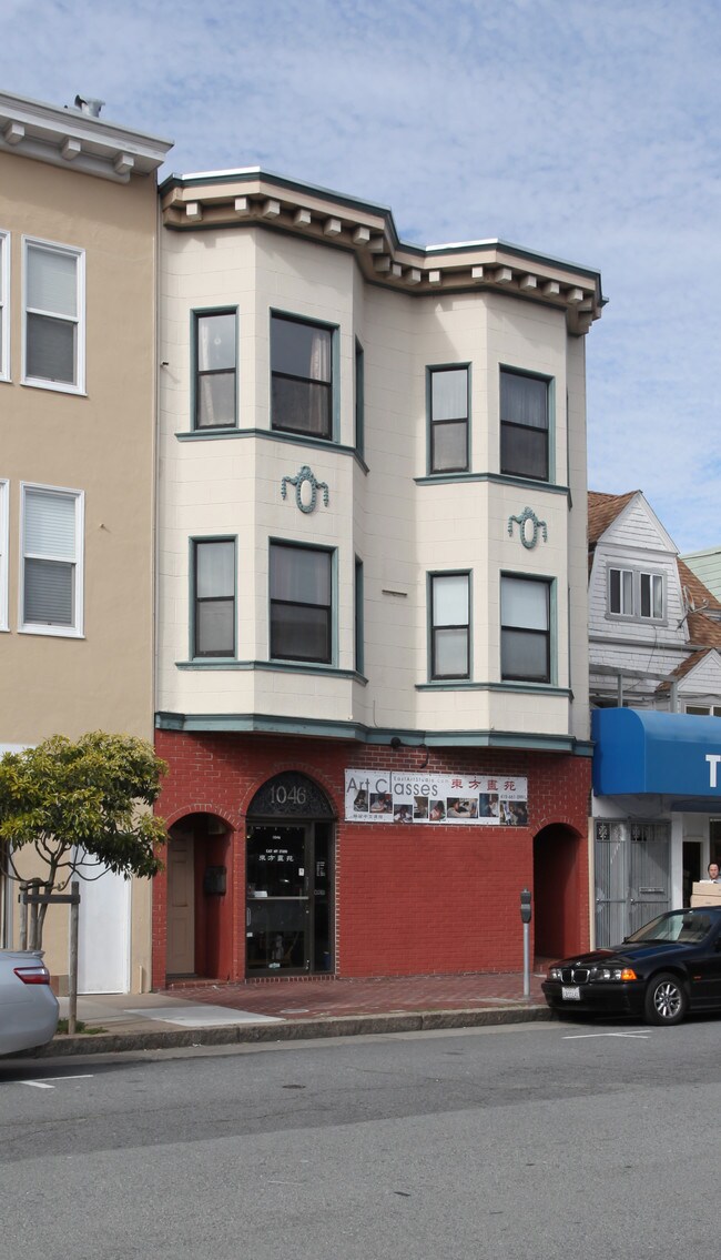 1042 Irving St in San Francisco, CA - Foto de edificio - Building Photo