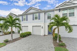247 Preserve Trl N in Stuart, FL - Building Photo