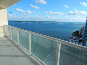 1155 Brickell Bay Dr in Miami, FL - Building Photo - Building Photo