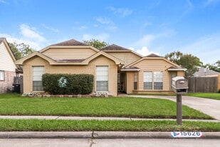 15626 Barbarossa Dr in Houston, TX - Building Photo