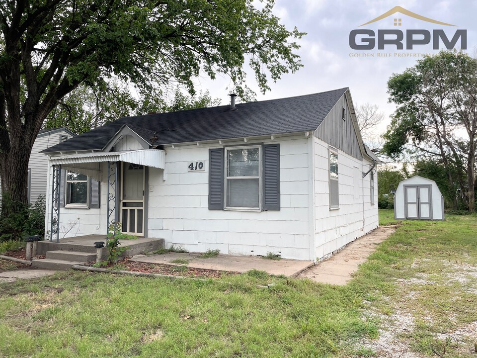 410 Justice St in Hutchinson, KS - Building Photo