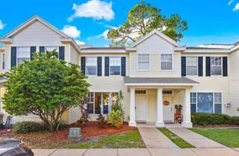 13706 Forest Lake Dr in Largo, FL - Building Photo - Building Photo