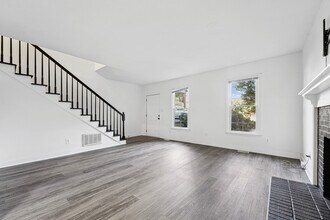 6101 Highcastle Ct in Raleigh, NC - Foto de edificio - Building Photo