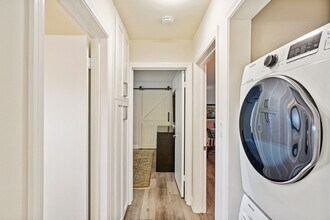 201 Ocean Ave in Seal Beach, CA - Building Photo - Building Photo