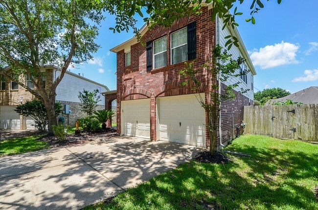 10302 Deer Lodge Ct in Missouri City, TX - Building Photo - Building Photo