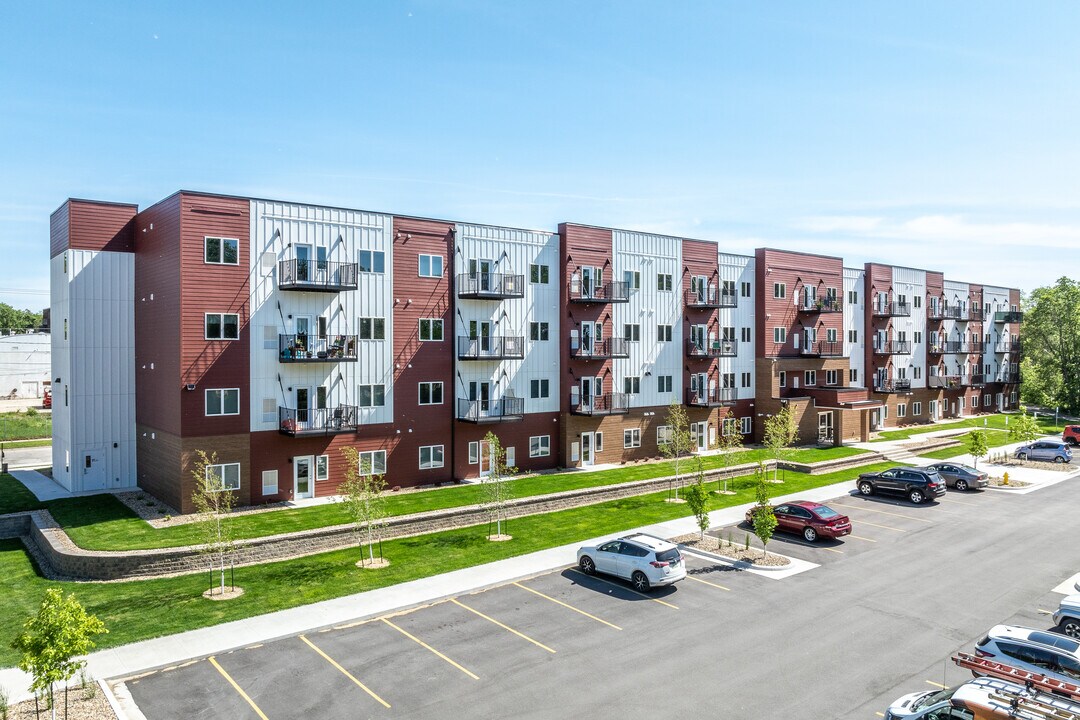 The River Apartments & Townhomes in Mason City, IA - Foto de edificio