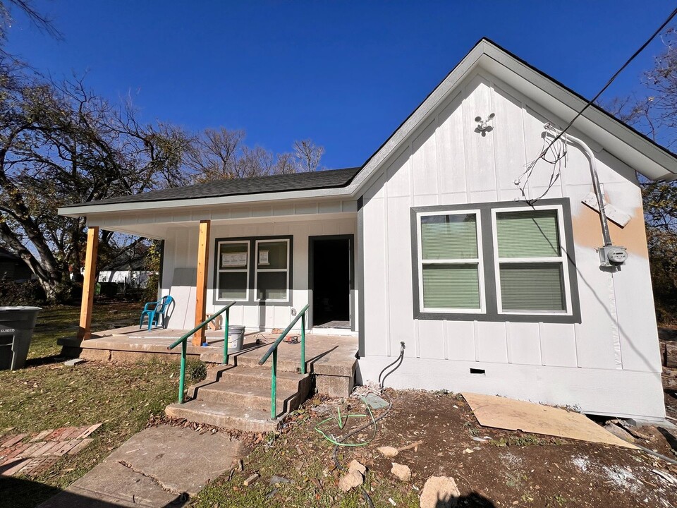 3207 Mallory Dr in Dallas, TX - Building Photo