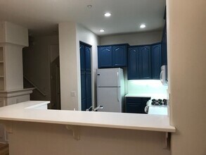 923 Lawrence Dr in San Luis Obispo, CA - Building Photo - Building Photo