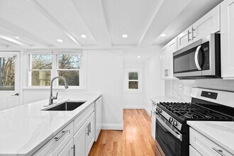 151 Hull St in Cohasset, MA - Building Photo - Building Photo