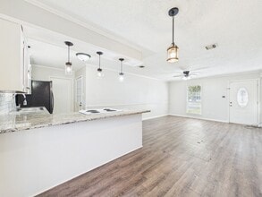 303 Breton Dr in Lafayette, LA - Building Photo - Building Photo