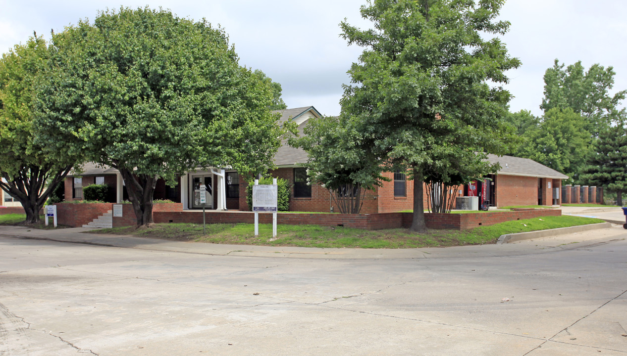 Westlake Mobile Home Park in Oklahoma City, OK - Building Photo