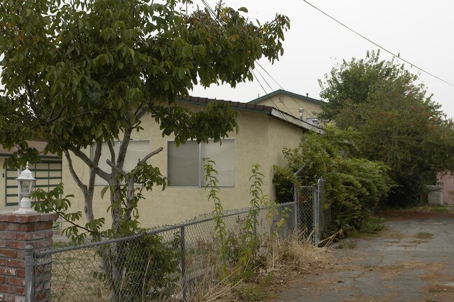 26774 Clarkford St in Hayward, CA - Building Photo - Building Photo