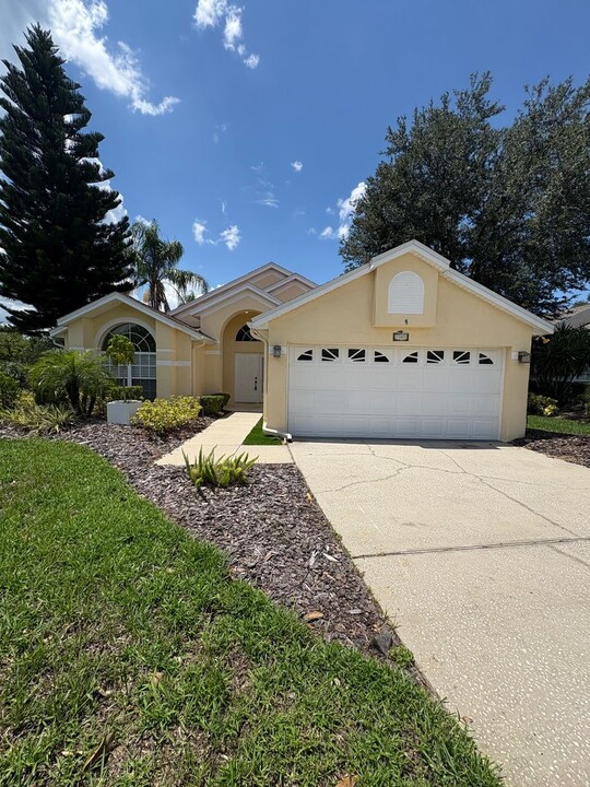 15401 Bay Vista Dr in Clermont, FL - Building Photo