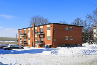 45 Walton Ave in Kitchener, ON - Building Photo - Building Photo