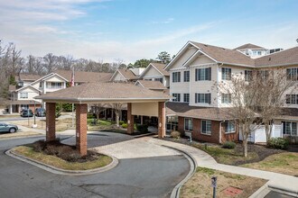 Holiday Willow Grove in Matthews, NC - Building Photo - Building Photo