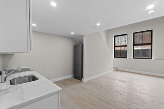153 Green St in Worcester, MA - Building Photo - Building Photo