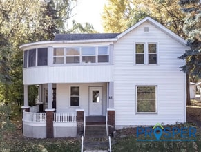 221 Stanley St in Chippewa Falls, WI - Building Photo - Building Photo