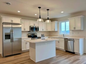 6750 Meadow View Dr S in Fargo, ND - Building Photo - Building Photo