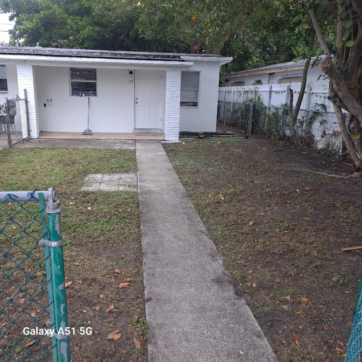 6325 Buchanan St in Hollywood, FL - Building Photo