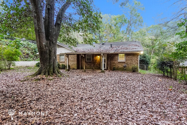 2716 Woodland Rd in Tuscaloosa, AL - Building Photo - Building Photo