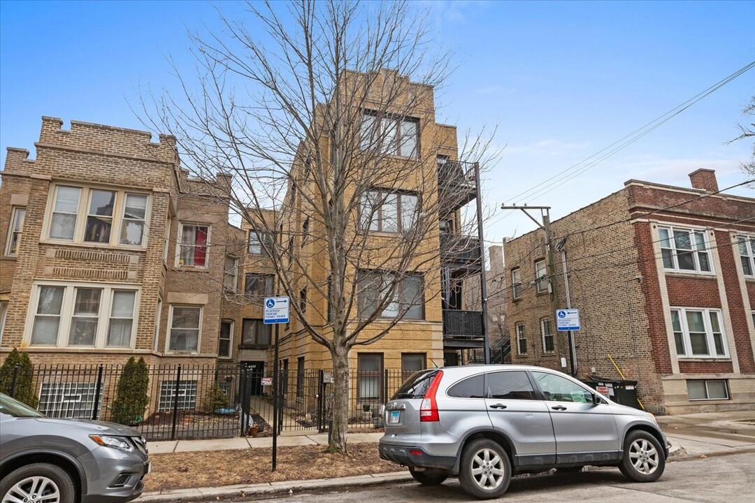 4417 N Troy St in Chicago, IL - Building Photo