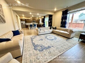 25409 128th Pl SE in Kent, WA - Building Photo - Building Photo