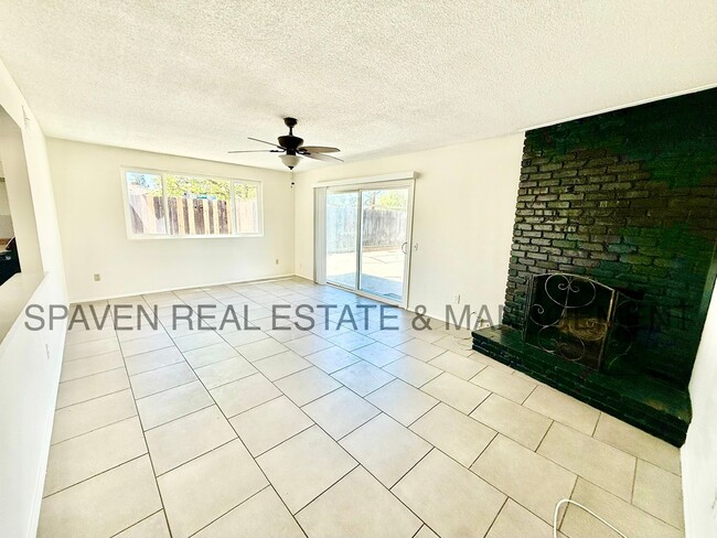 8237 Buckingham Pl in Riverside, CA - Building Photo - Building Photo