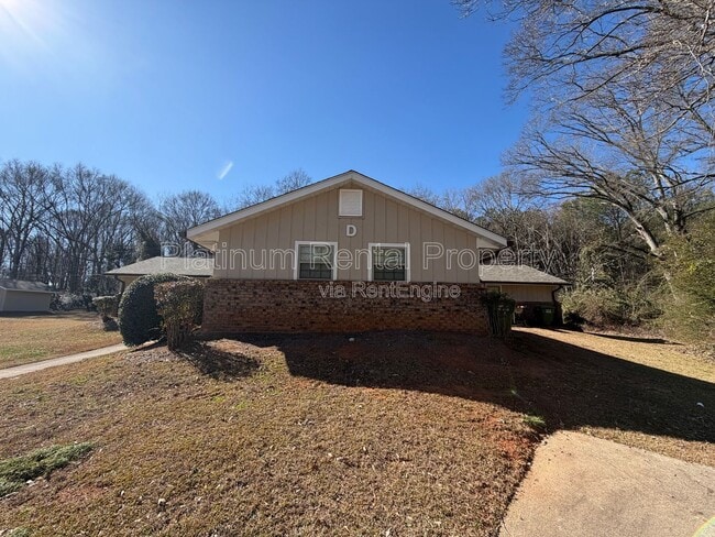 property at 1512 Waverly Way