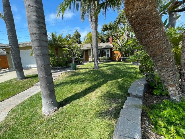 146 Village Run W in Encinitas, CA - Building Photo - Building Photo
