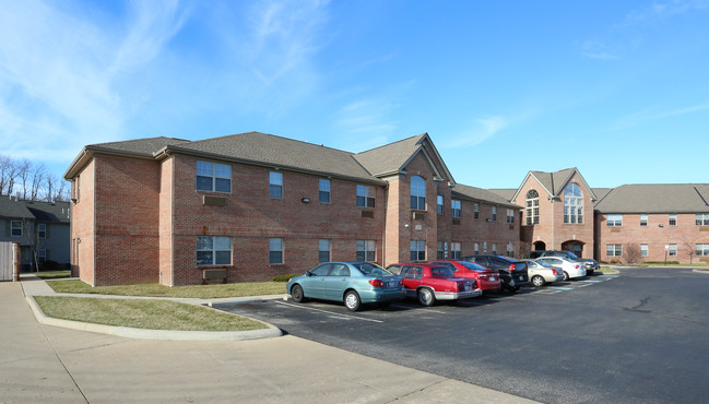 Chestnut House in Blacklick, OH - Foto de edificio - Building Photo