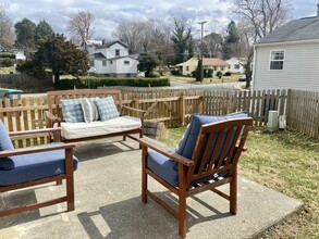 1102A Grove St in Charlottesville, VA - Foto de edificio - Building Photo