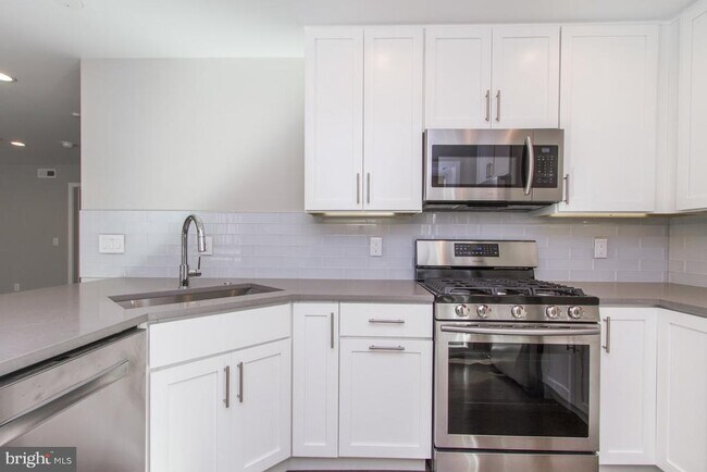 720-22 S Sartain St in Philadelphia, PA - Building Photo - Building Photo