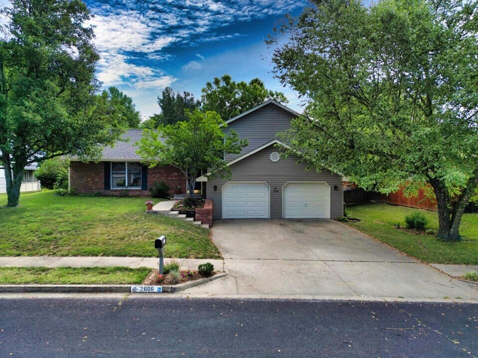 2606 Lloyd Dr in Columbia, MO - Building Photo