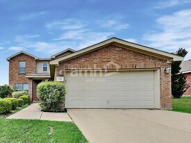 210 Dartmouth Dr in Forney, TX - Building Photo