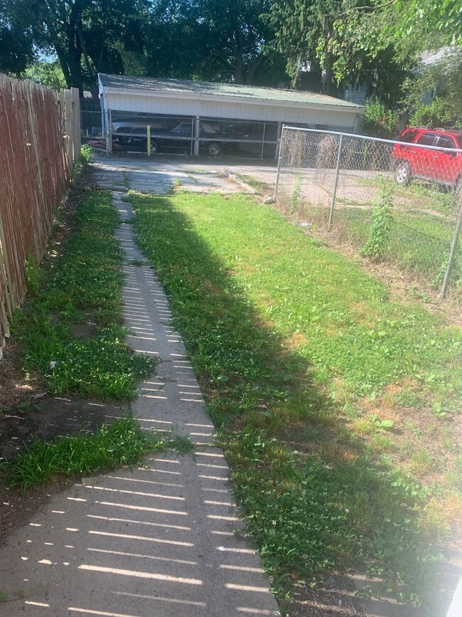 144 E Maple St in York, PA - Building Photo - Building Photo