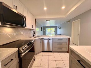 1801 NW 75th Ave in Plantation, FL - Building Photo - Building Photo