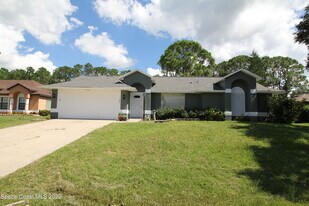1009 Fairplay Ave NW in Palm Bay, FL - Building Photo