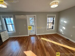 26 Chelsea St in Boston, MA - Foto de edificio - Building Photo