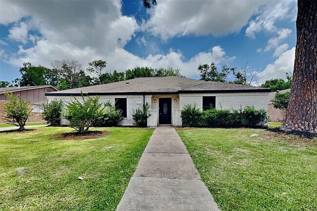 property at 2318 Turtle Creek Dr