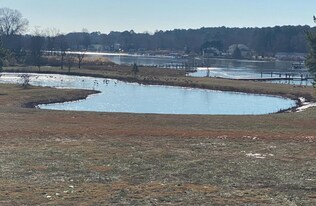 130 Plantation Ln, Unit Garage Efficiency in Stevensville, MD - Building Photo